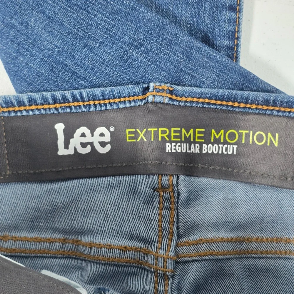 Lee Extreme Motion Regular Bootcut Jeans Mens 30x32 Medium Wash Blue 112353923